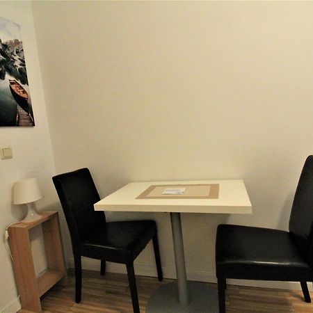 Small Studio Close To City Center Виена Екстериор снимка