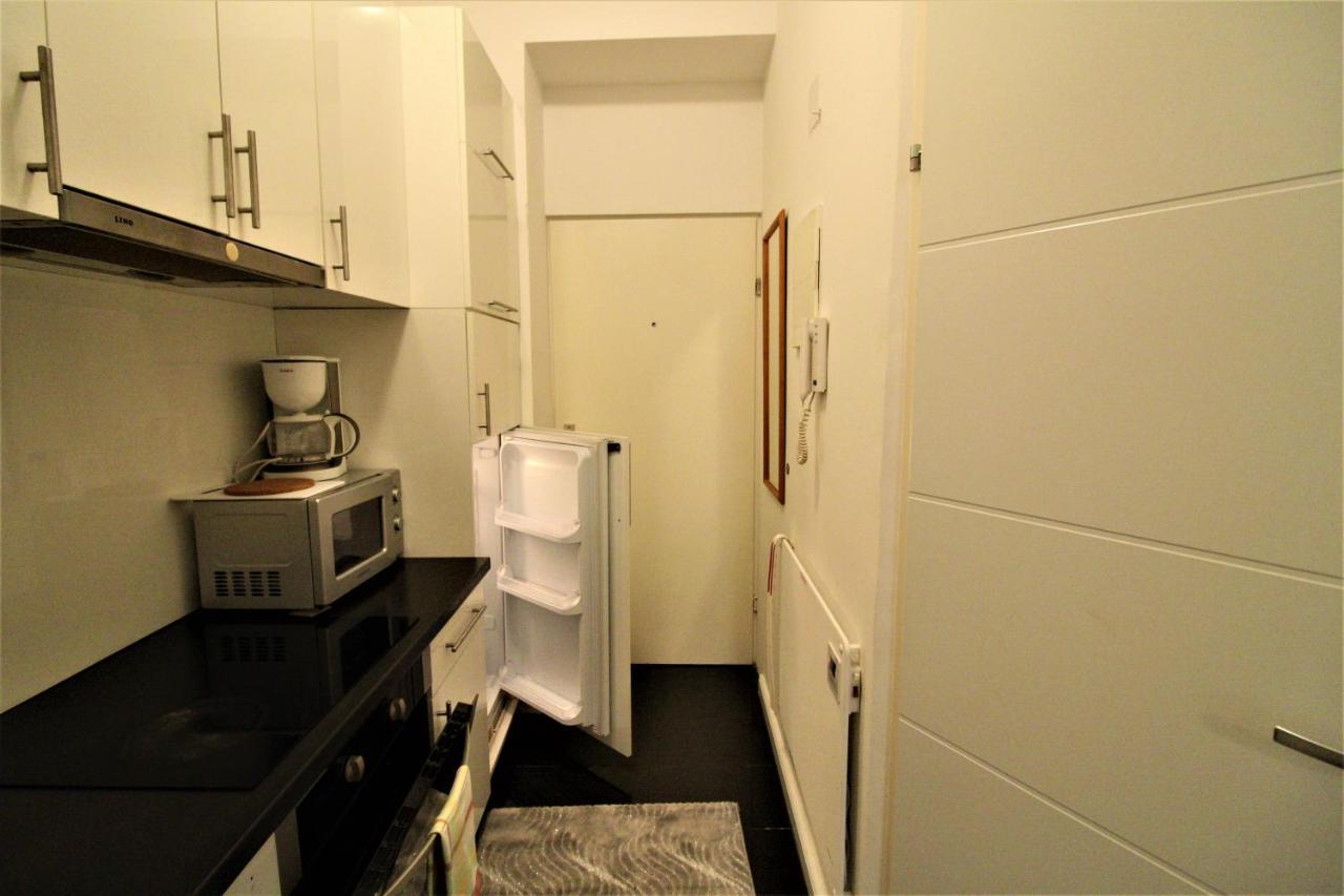 Small Studio Close To City Center Виена Екстериор снимка
